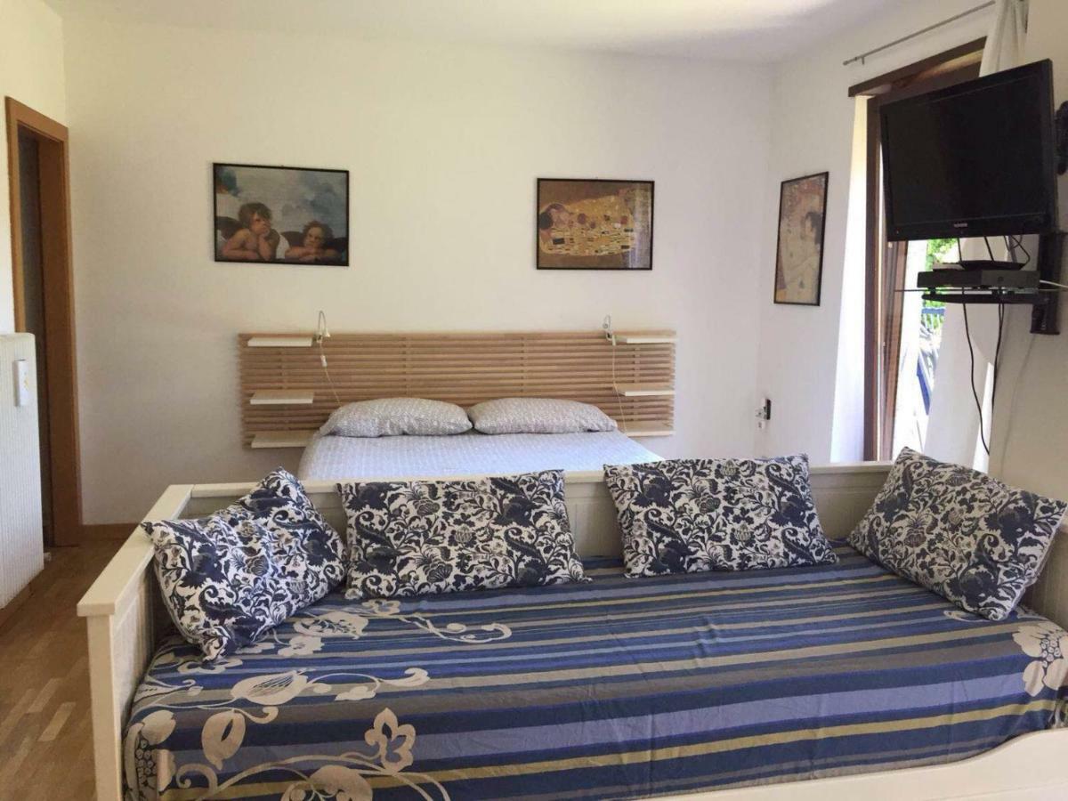 Casa Chiara Apartment Riva del Garda Luaran gambar