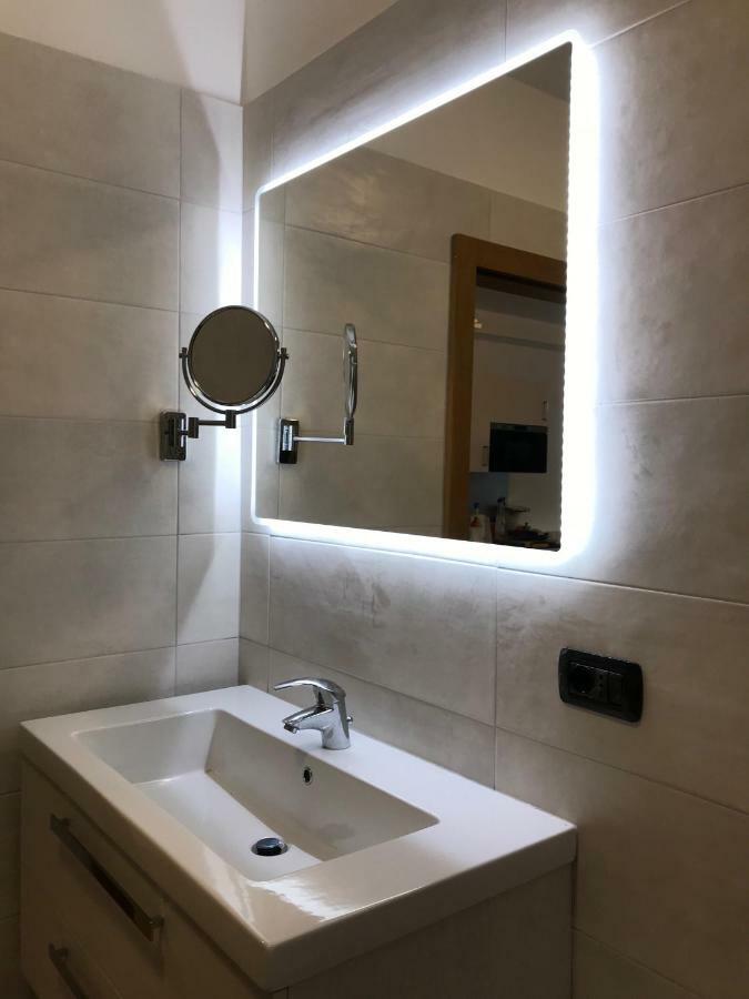 Casa Chiara Apartment Riva del Garda Luaran gambar