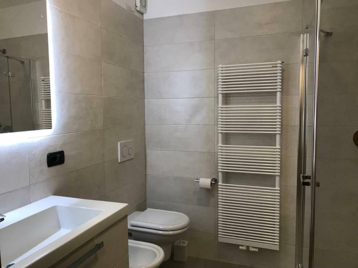 Casa Chiara Apartment Riva del Garda Luaran gambar