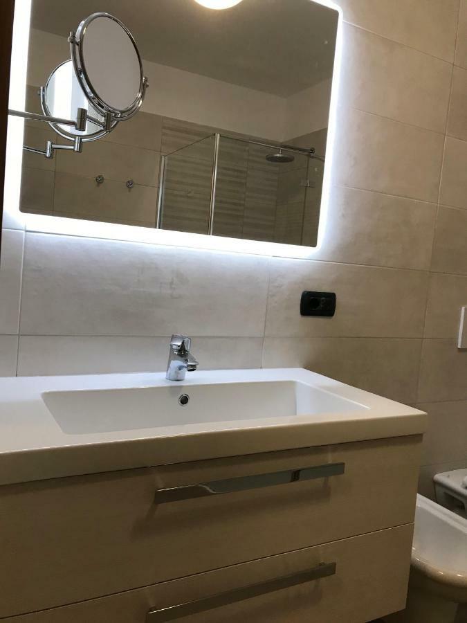 Casa Chiara Apartment Riva del Garda Luaran gambar